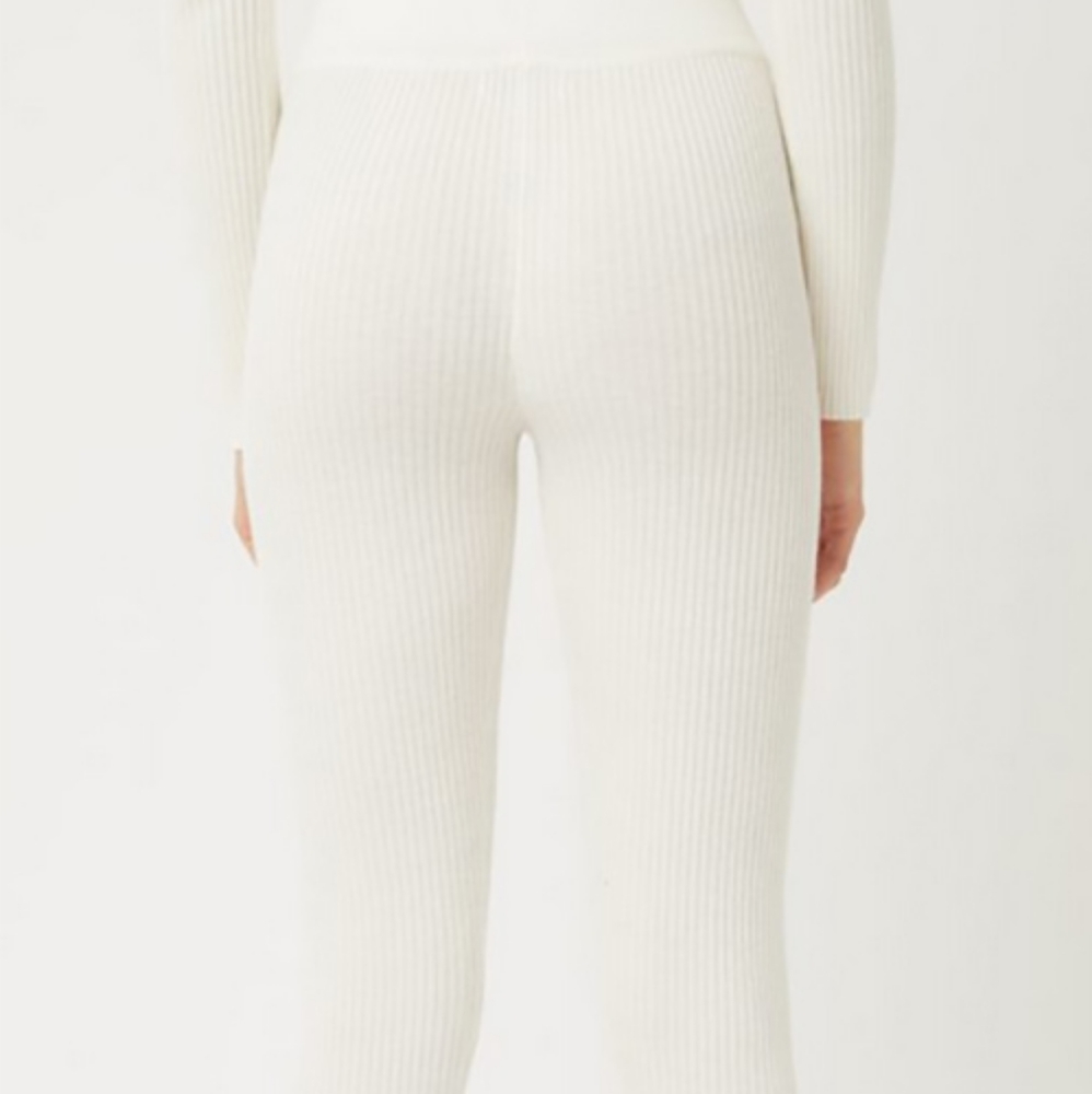 Trendy Ivory crop top & pants Duo New Boutique items - Picture 3 of 5